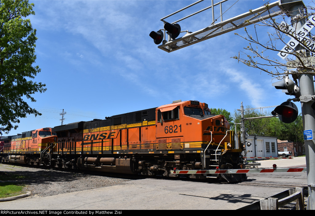 BNSF 6821 4935